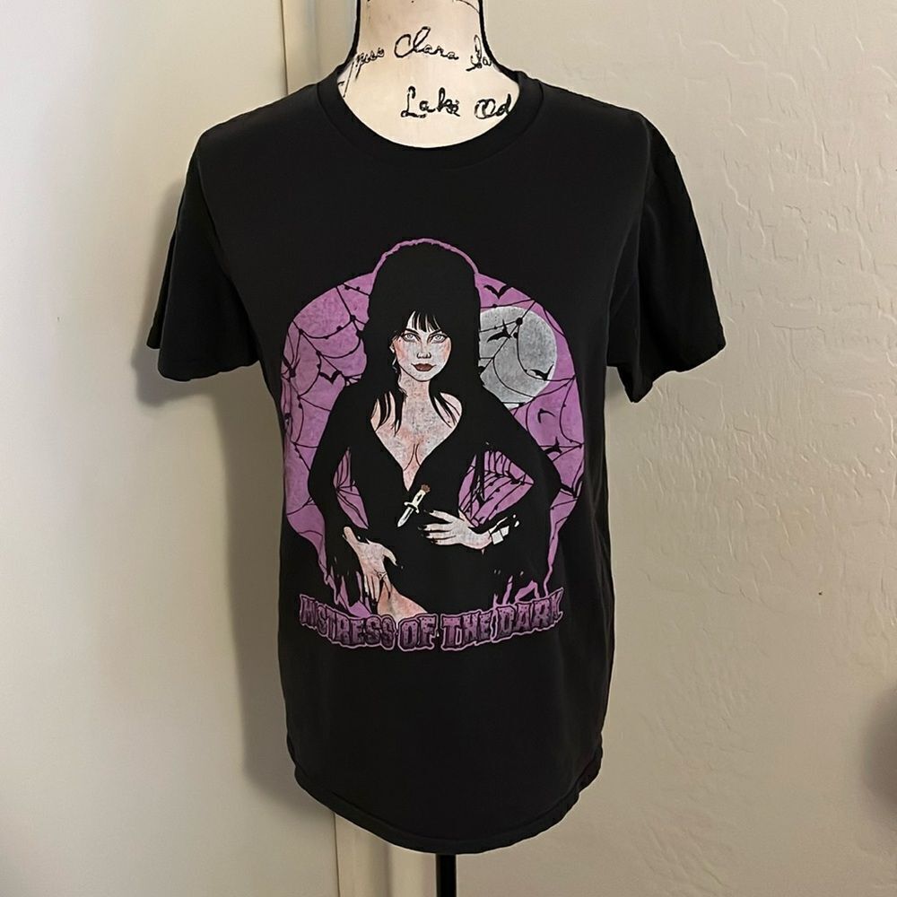 Elvira Mistress Of The Dark Black Graphic Shirt Emo Goth Halloween